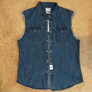 ❤️SOLD❤️ Men’s Distressed Sleeve Denim Vest by Zip Code 1992